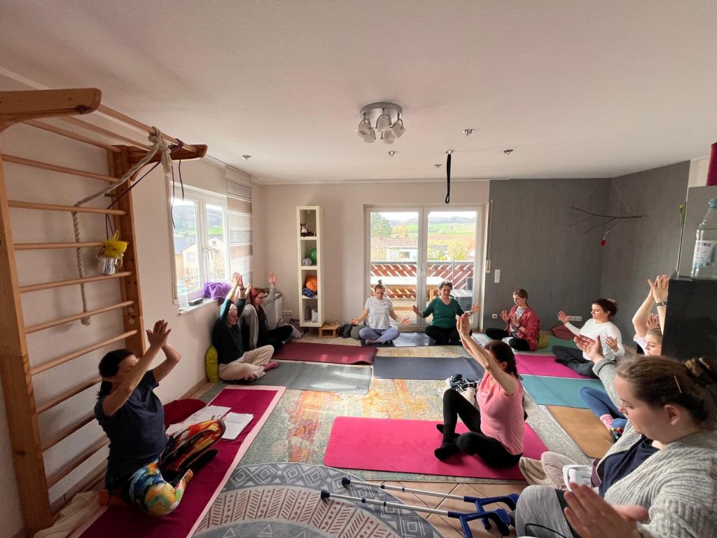 Kunst & Yoga in Gladenbach und Rüsselsheim am Main mit Sybille Kunz